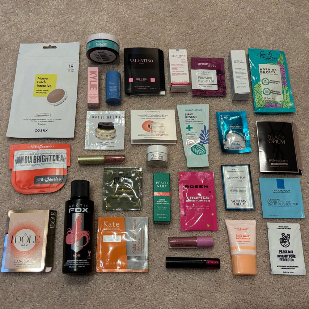 30 Piece Beauty Sample Lot
